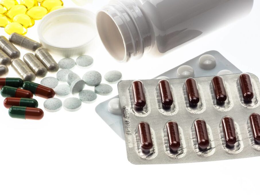 Capsules and capsules